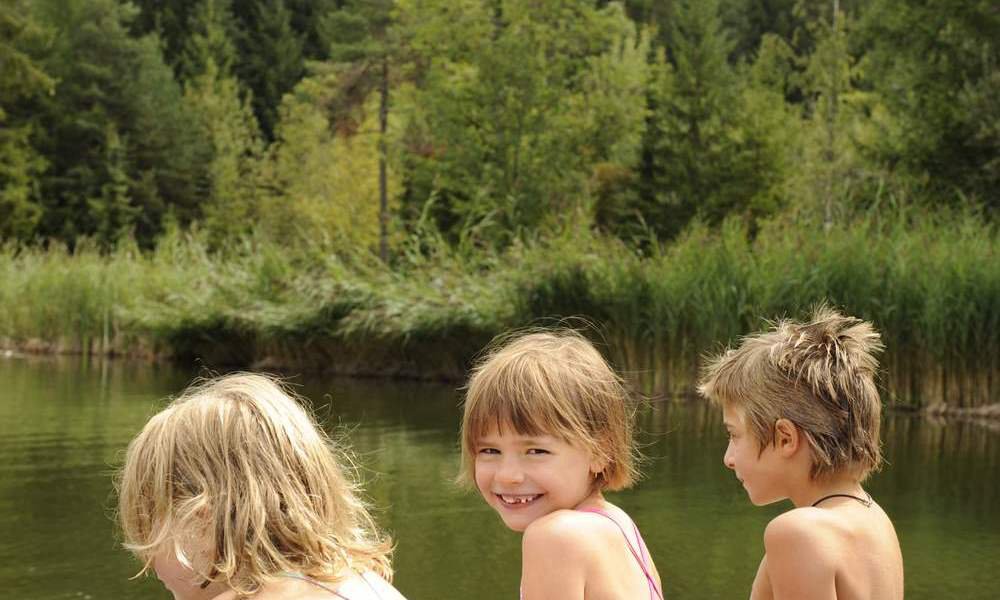 In piscina e nei laghi di montagna – tanto divertimento acquatico
